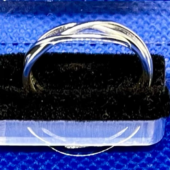 NWT Sterling Silver 925 Twisted Cuff Ring-OS Intertwined Silver Design
MSRP $45 - Picture 6 of 12